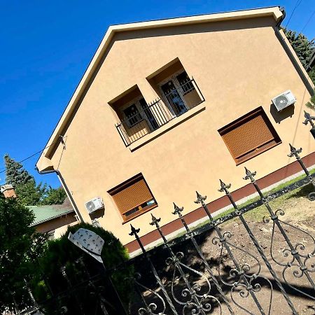 Zsuzsa Apartman Hajdúszoboszló Exterior foto